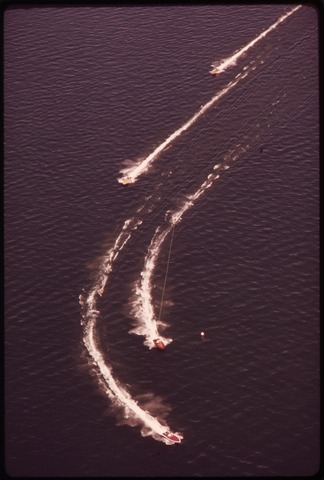 SPEEDBOATS_ON_LAKE_MEAD_-_NARA_-_547708.tif