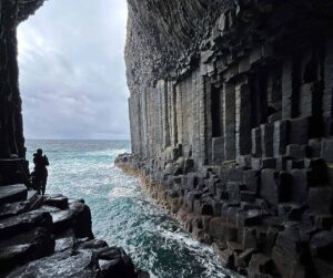 Die Meeresgrotte Fingal