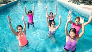 Fit und Schlank mit Wassergymnastik für Frauen