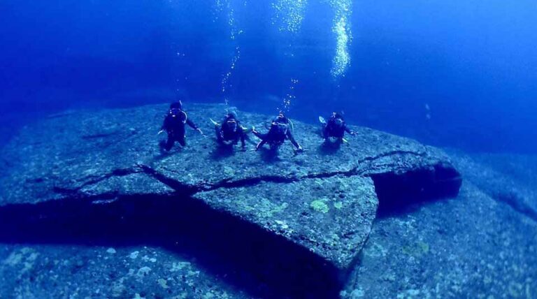 https://www.expedia.mx/Yonaguni.dx2647